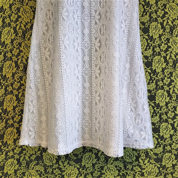 Keyhole Vintage Inspired High Neck Lace Swing Dress - Picture 3 of 5